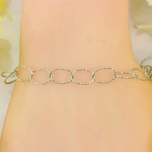 Minimalist Bracelet, Sleek & Modern Design, Women’s Fashion, YC110408-B - Picture 1 of 10